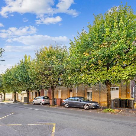 Budget Appart Avec Parking Au Centre-Ville Charleville-Mezieres Luaran gambar