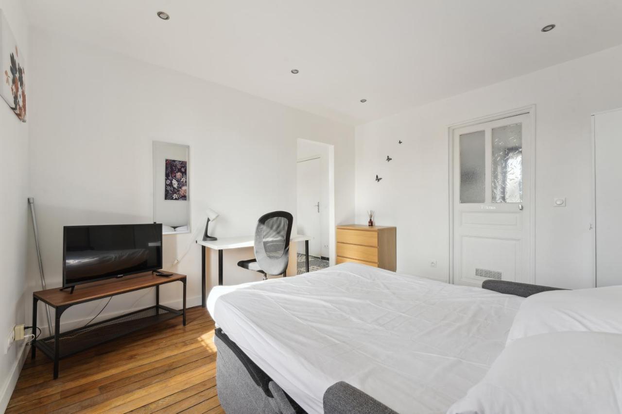 Budget Appart Avec Parking Au Centre-Ville Charleville-Mezieres Luaran gambar